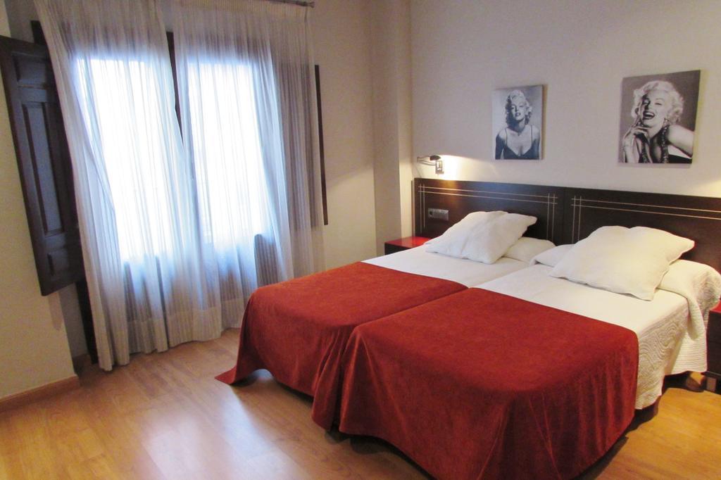 Apartamentos Turisticos Las Nieves Granada Eksteriør billede